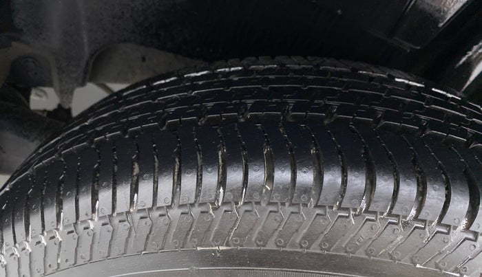 2018 Maruti Dzire VXI AMT, Petrol, Automatic, 62,699 km, Left Rear Tyre Tread
