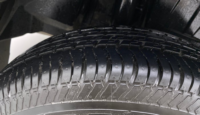 2018 Maruti Dzire VXI AMT, Petrol, Automatic, 62,699 km, Right Rear Tyre Tread