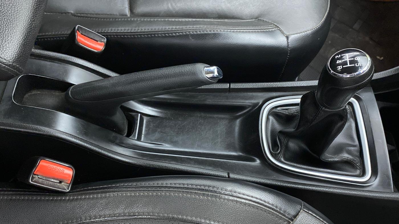 2018 Maruti Ciaz 1.4 S, Petrol, Manual, 62,849 km, Gear Lever