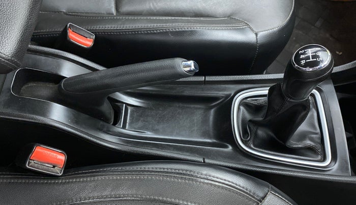2018 Maruti Ciaz 1.4 S, Petrol, Manual, 62,849 km, Gear Lever