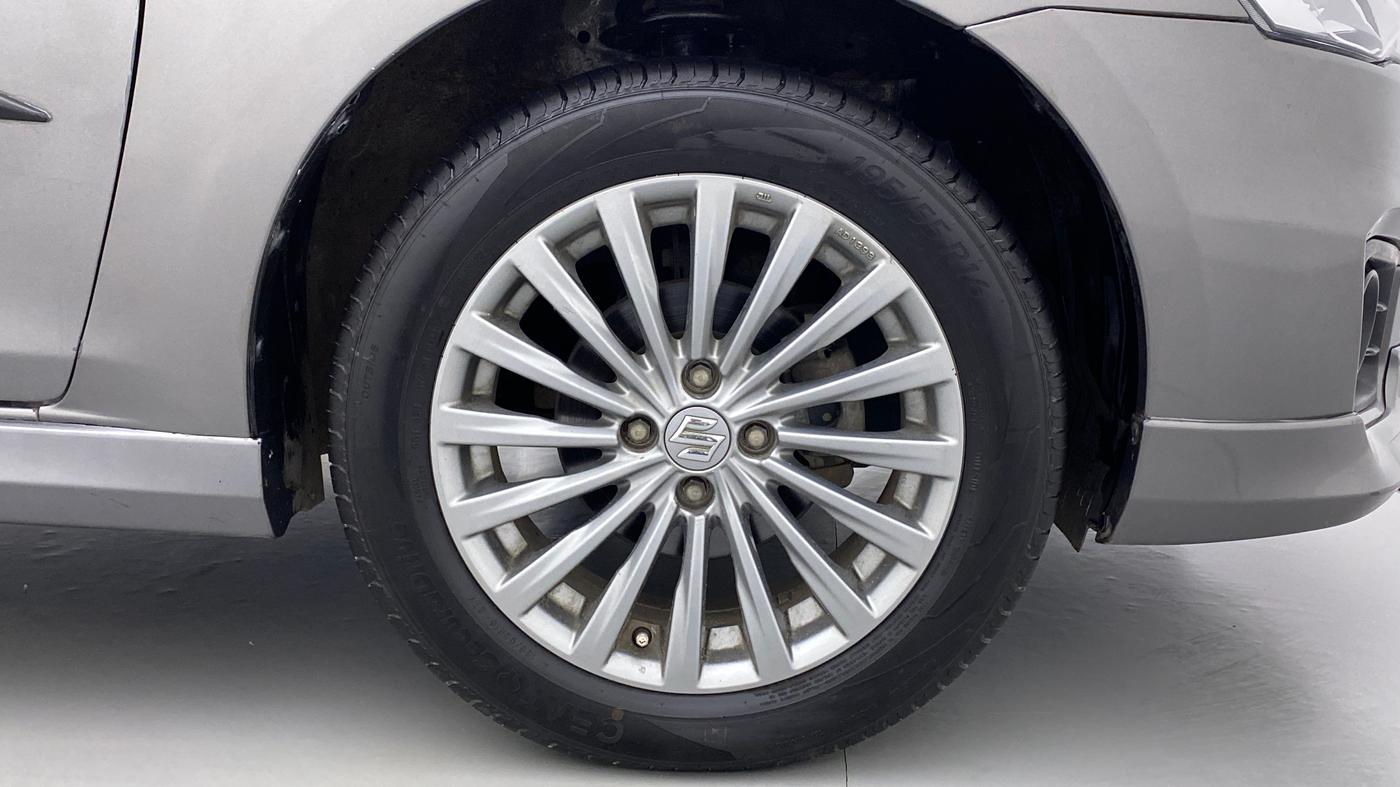 2018 Maruti Ciaz 1.4 S, Petrol, Manual, 62,849 km, Right Front Wheel