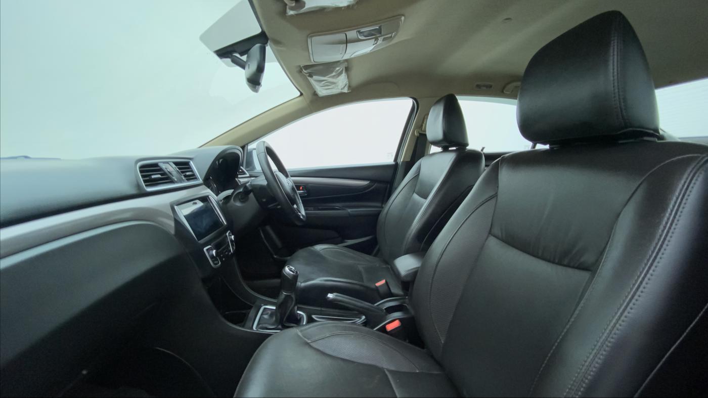 2018 Maruti Ciaz 1.4 S, Petrol, Manual, 62,849 km, Right Side Front Door Cabin