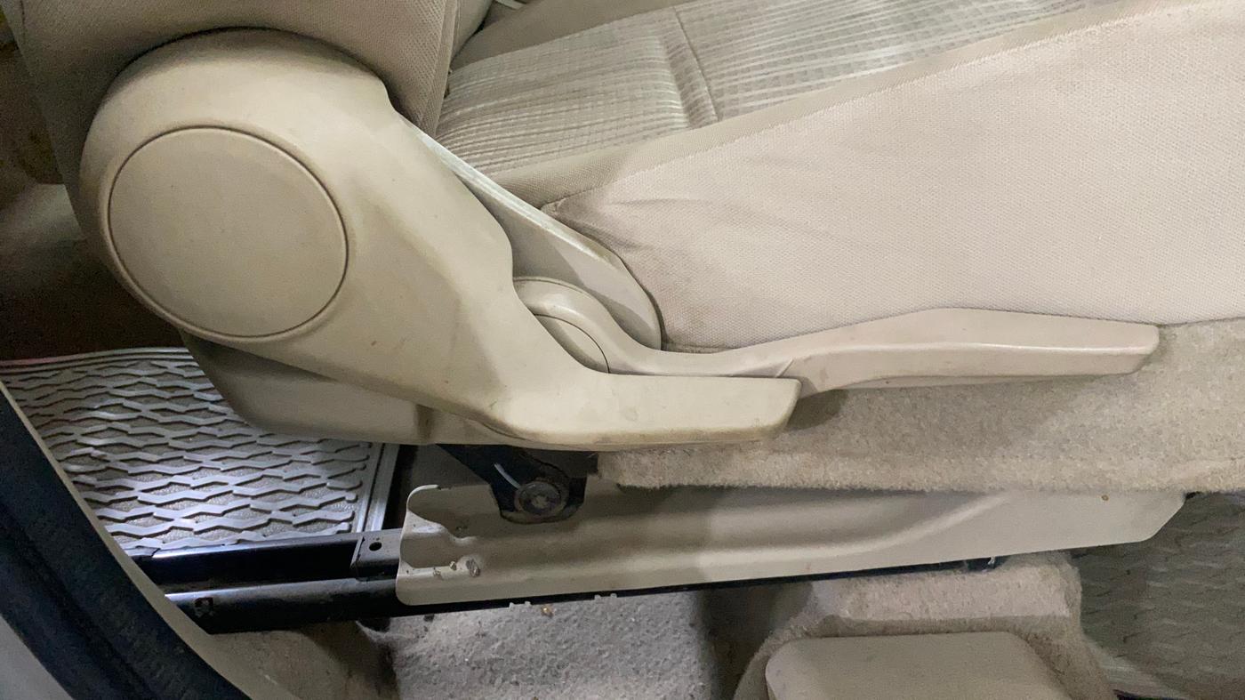 2021 Maruti Dzire VXI, Petrol, Manual, 1,37,911 km, Driver Side Adjustment Panel