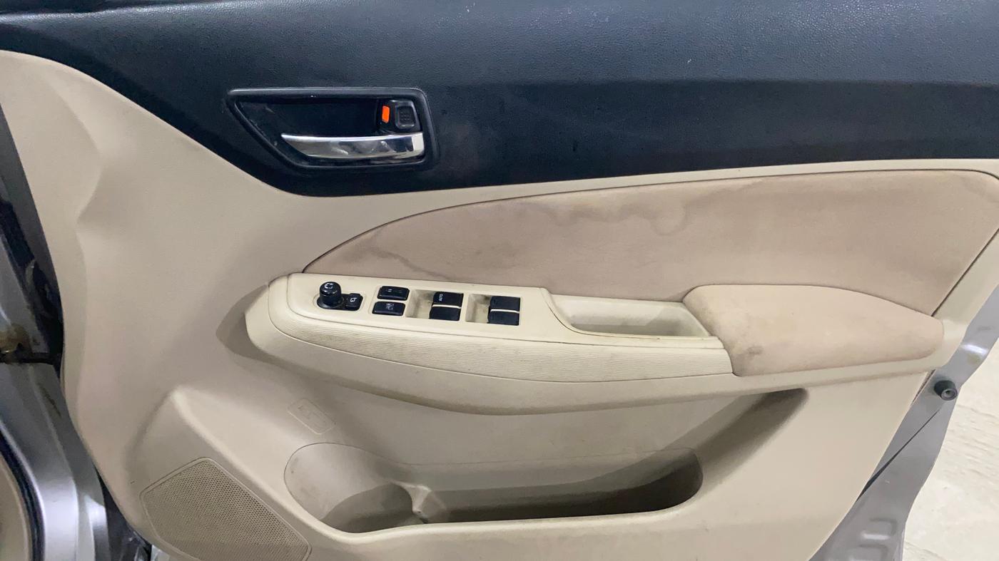 2021 Maruti Dzire VXI, Petrol, Manual, 1,37,911 km, Driver Side Door Panels Control