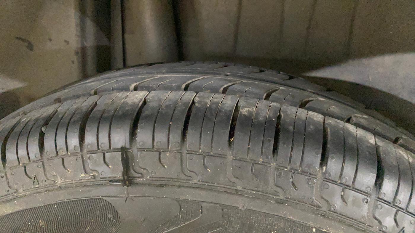 2021 Maruti Dzire VXI, Petrol, Manual, 1,37,911 km, Right Rear Tyre Tread