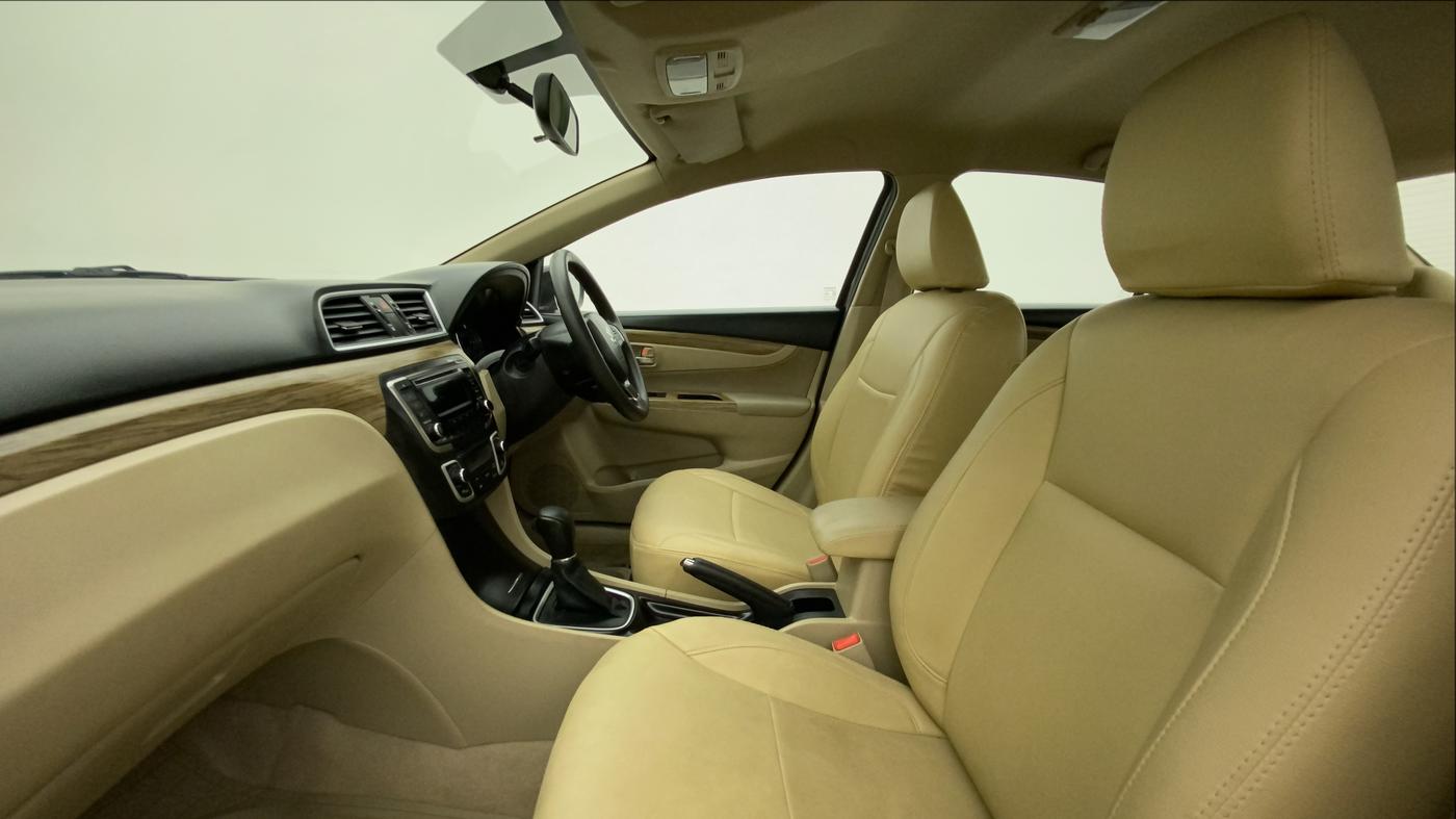 2018 Maruti Ciaz DELTA AT 1.5 SHVS PETROL, Petrol, Automatic, 33,099 km, Right Side Front Door Cabin