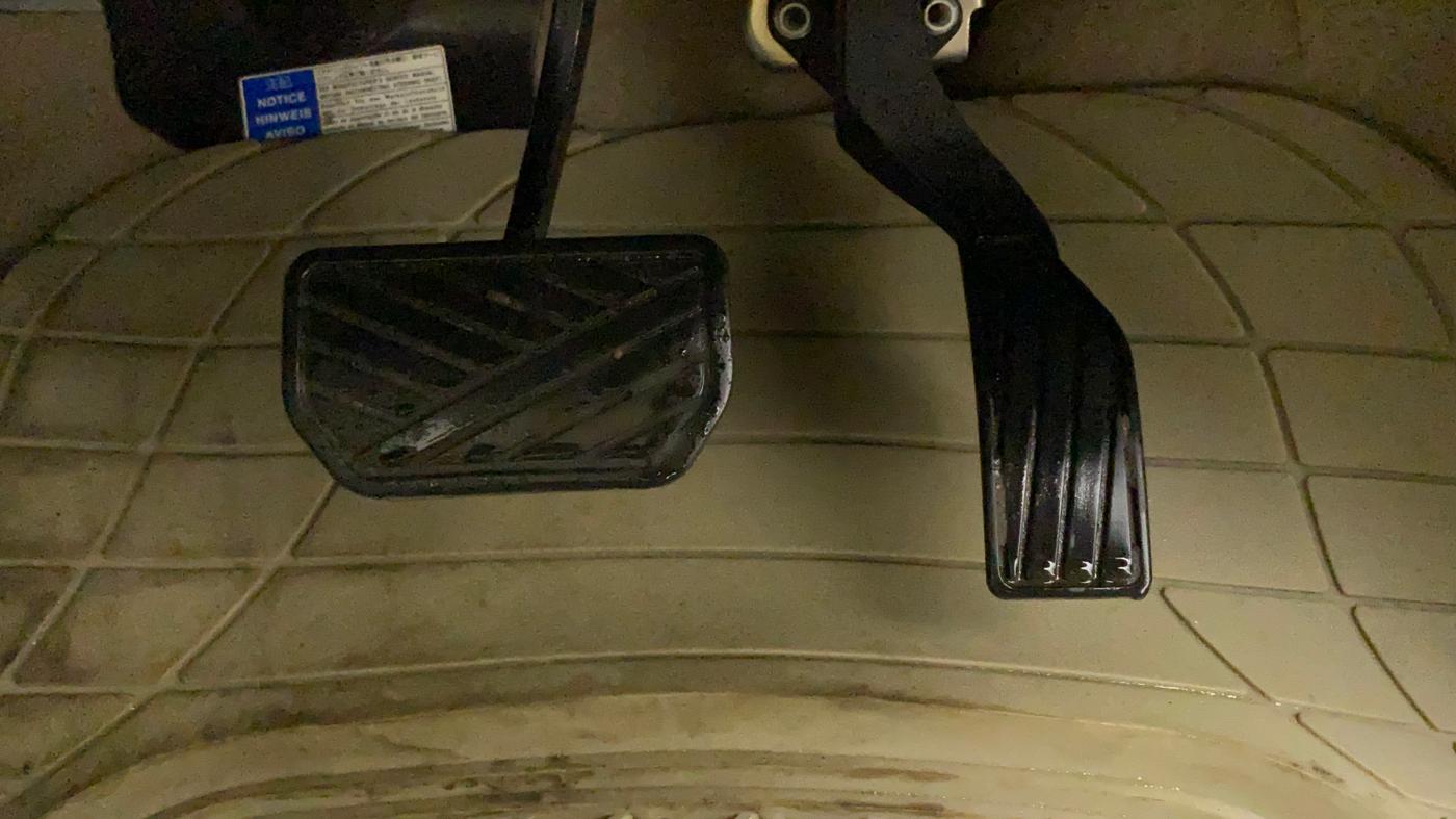 2018 Maruti Ciaz DELTA AT 1.5 SHVS PETROL, Petrol, Automatic, 33,099 km, Pedals