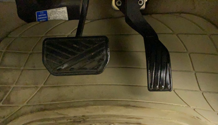 2018 Maruti Ciaz DELTA AT 1.5 SHVS PETROL, Petrol, Automatic, 33,099 km, Pedals
