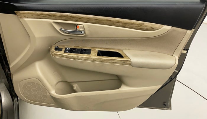2018 Maruti Ciaz DELTA AT 1.5 SHVS PETROL, Petrol, Automatic, 33,099 km, Driver Side Door Panels Control