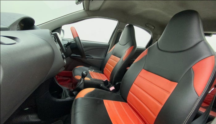 2012 Toyota Etios Liva G, Petrol, Manual, 1,21,841 km, Right Side Front Door Cabin