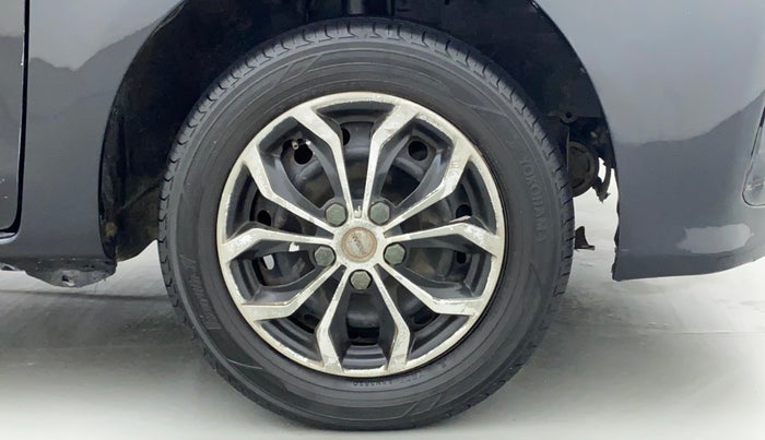 2012 Toyota Etios Liva G, Petrol, Manual, 1,21,841 km, Right Front Wheel