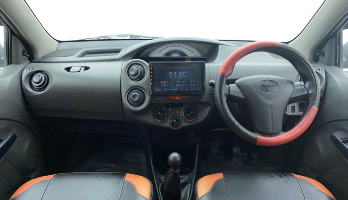 2012 Toyota Etios Liva G, Petrol, Manual, 1,21,841 km, Dashboard
