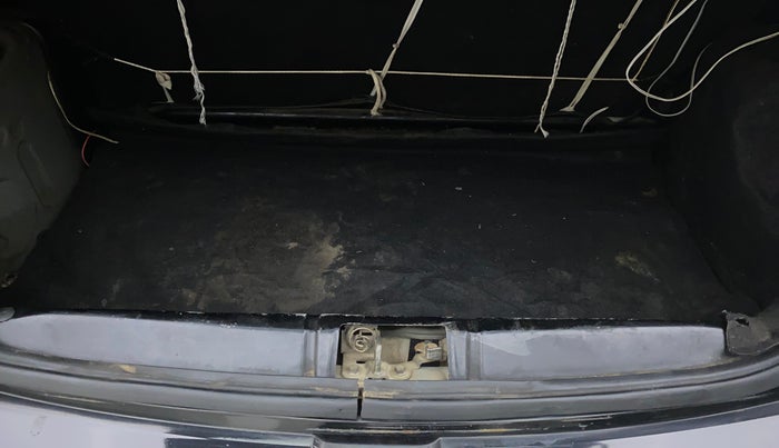 2012 Toyota Etios Liva G, Petrol, Manual, 1,21,841 km, Boot Inside