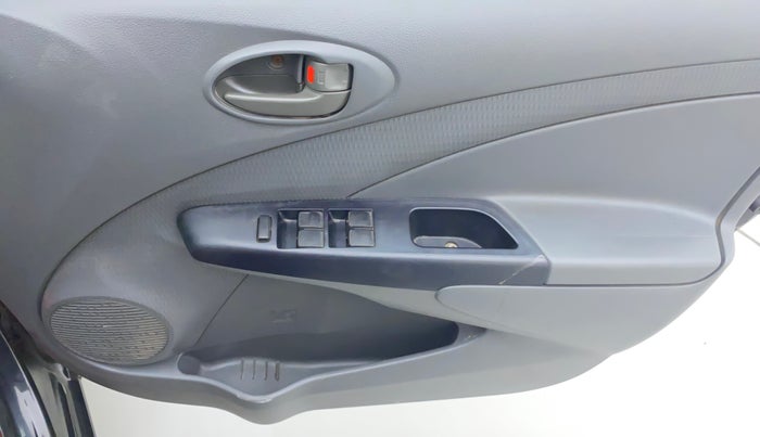 2012 Toyota Etios Liva G, Petrol, Manual, 1,21,841 km, Driver Side Door Panels Control