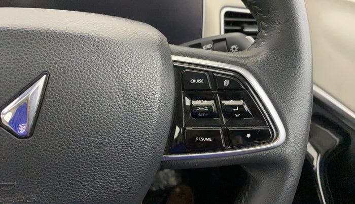 2022 Mahindra XUV700 AX 7 LUXURY P AT 7 STR, Petrol, Automatic, 19,475 km, Adaptive Cruise Control