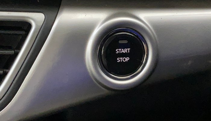 2022 Mahindra XUV700 AX 7 LUXURY P AT 7 STR, Petrol, Automatic, 19,475 km, Keyless Start/ Stop Button