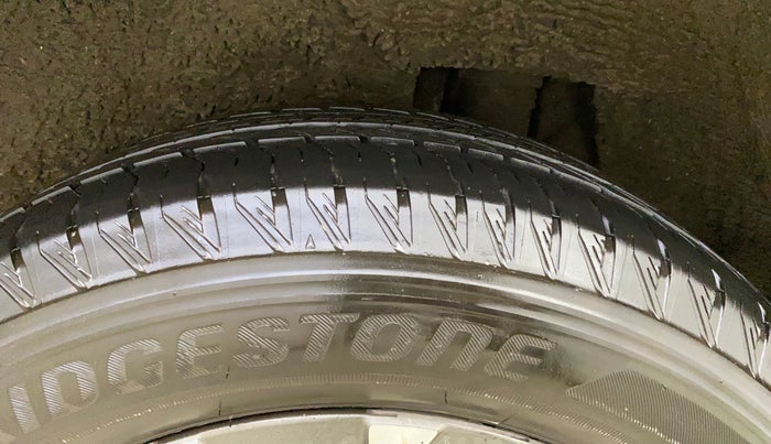 2022 Mahindra XUV700 AX 7 LUXURY P AT 7 STR, Petrol, Automatic, 19,475 km, Left Rear Tyre Tread