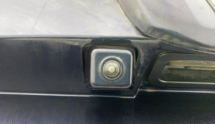 2022 Mahindra XUV700 AX 7 LUXURY P AT 7 STR, Petrol, Automatic, 19,475 km, Parking Camera