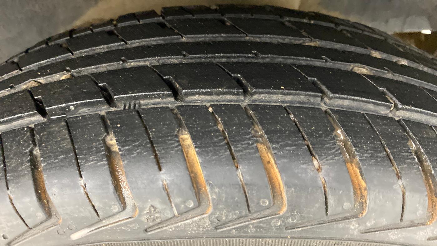 2017 Renault Kwid RXL, Petrol, Manual, 39,130 km, Left Rear Tyre Tread