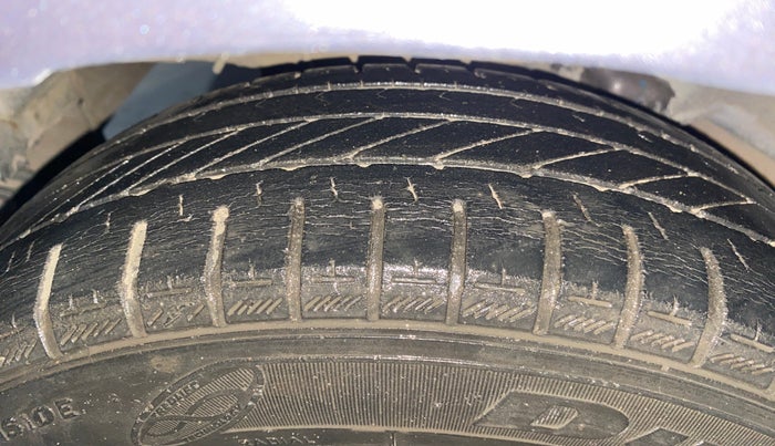 2017 Hyundai Eon ERA +, Petrol, Manual, 49,326 km, Right Rear Tyre Tread