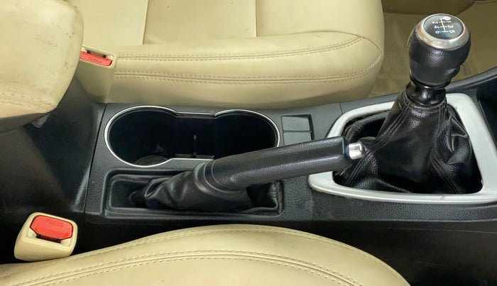 2018 Toyota Corolla Altis G DIESEL, Diesel, Manual, 52,931 km, Gear Lever