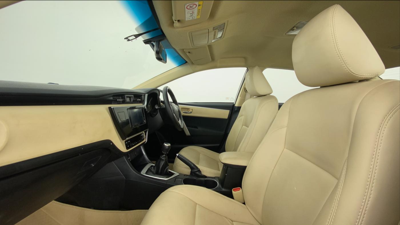 2018 Toyota Corolla Altis G DIESEL, Diesel, Manual, 52,931 km, Right Side Front Door Cabin