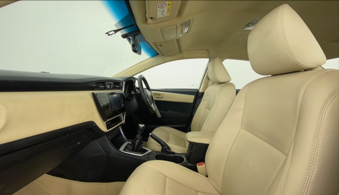 2018 Toyota Corolla Altis G DIESEL, Diesel, Manual, 52,931 km, Right Side Front Door Cabin