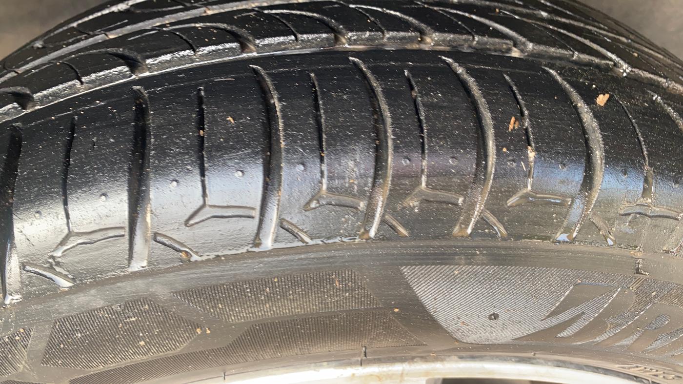 2015 Hyundai i20 Active 1.2 S, Petrol, Manual, 1,01,144 km, Left Front Tyre Tread