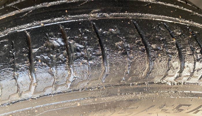 2015 Hyundai i20 Active 1.2 S, Petrol, Manual, 1,01,144 km, Right Front Tyre Tread