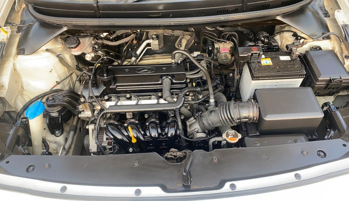 2015 Hyundai i20 Active 1.2 S, Petrol, Manual, 1,01,144 km, Engine View