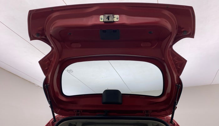 2020 Renault Kwid 1.0 RXL AT, Petrol, Automatic, 9,750 km, Boot Door Open