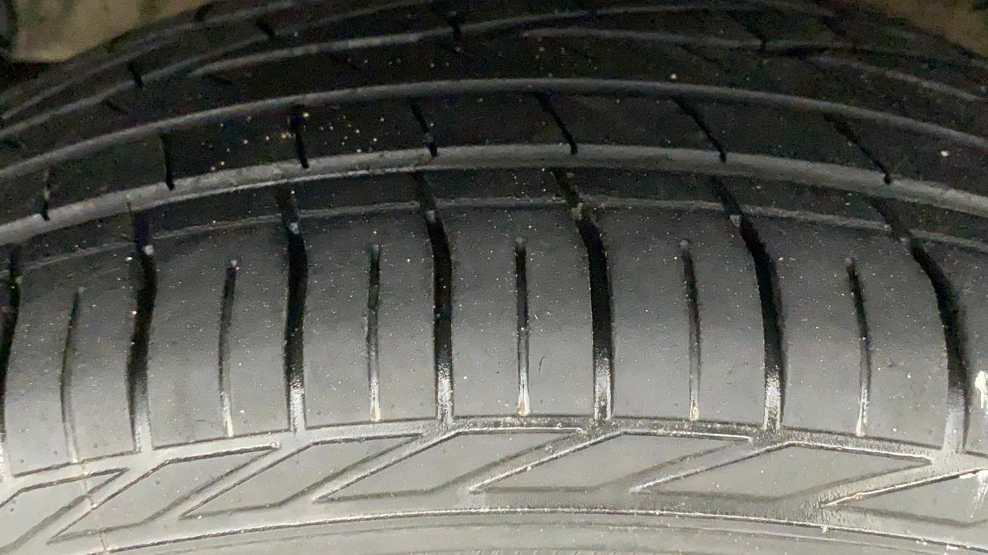 2019 Tata NEXON XMA PETROL, Petrol, Automatic, 69,521 km, Right Rear Tyre Tread