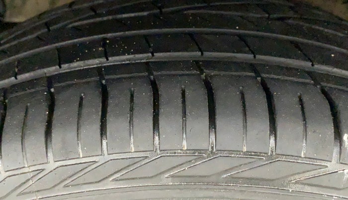 2019 Tata NEXON XMA PETROL, Petrol, Automatic, 69,521 km, Right Rear Tyre Tread