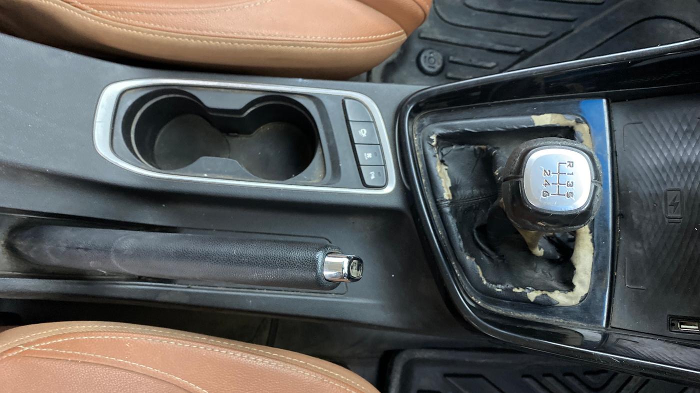 2021 MG HECTOR PLUS SHARP 2.0 DIESEL TURBO MT 6-STR, Diesel, Manual, 77,593 km, Gear Lever