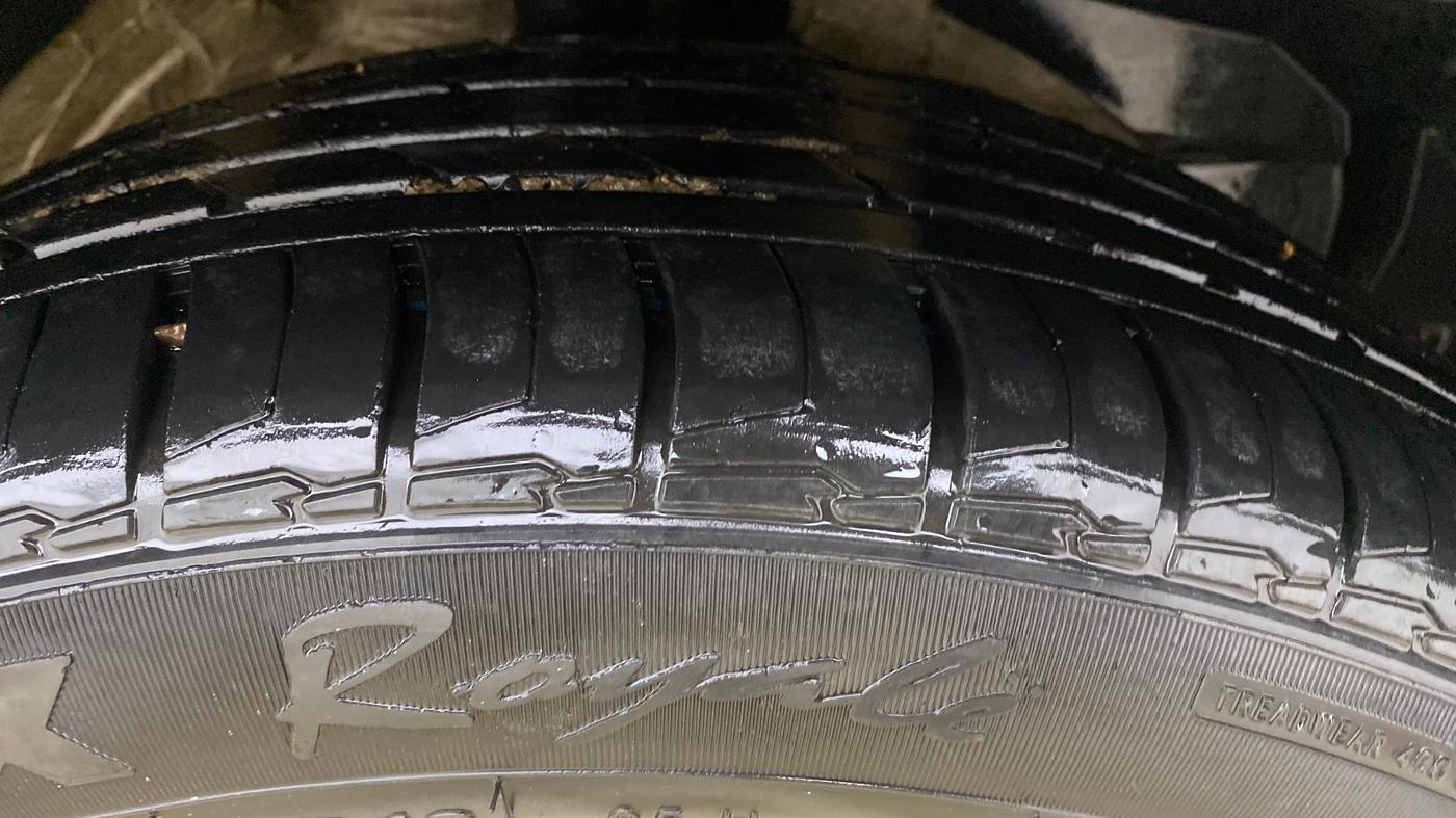 2021 MG HECTOR PLUS SHARP 2.0 DIESEL TURBO MT 6-STR, Diesel, Manual, 77,593 km, Right Front Tyre Tread