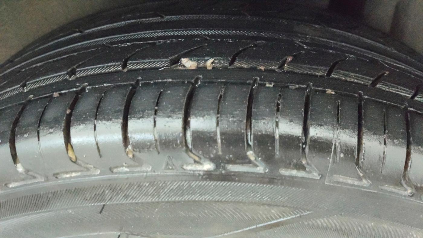2016 Maruti Swift ZXI, Petrol, Manual, 61,365 km, Left Rear Tyre Tread