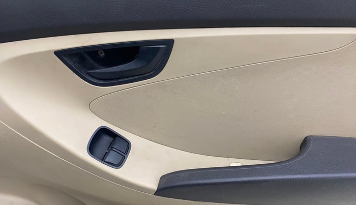 2012 Hyundai Eon MAGNA +, Petrol, Manual, 71,198 km, Driver Side Door Panels Control