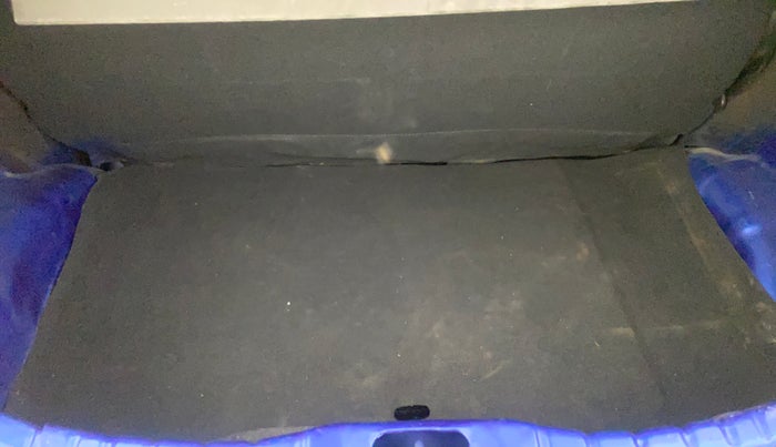 2012 Hyundai Eon MAGNA +, Petrol, Manual, 71,198 km, Boot Inside