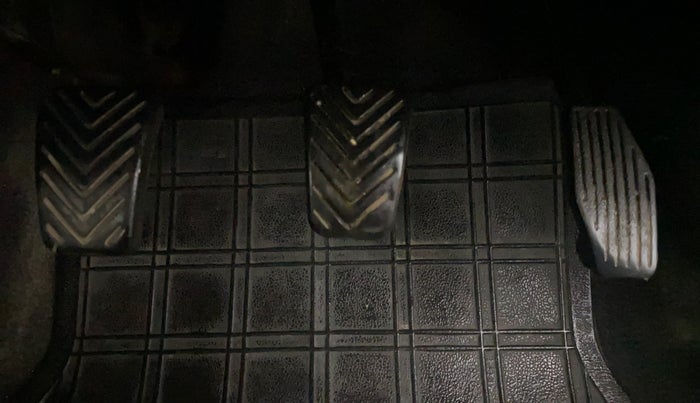 2012 Hyundai Eon MAGNA +, Petrol, Manual, 71,198 km, Pedals