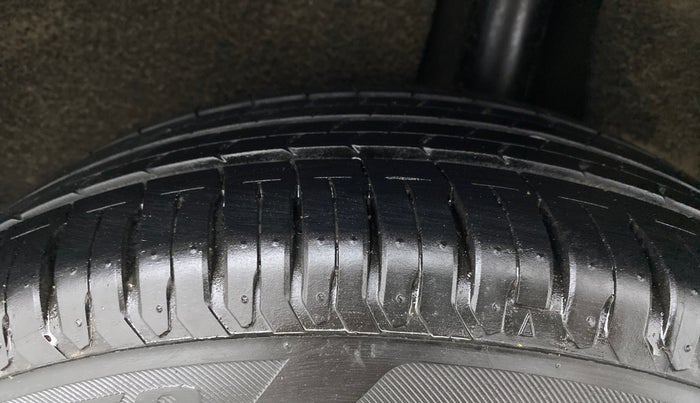 2016 Maruti Baleno DELTA PETROL 1.2, Petrol, Manual, 89,036 km, Left Rear Tyre Tread