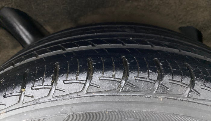 2016 Maruti Baleno DELTA PETROL 1.2, Petrol, Manual, 89,036 km, Right Rear Tyre Tread