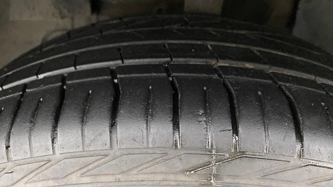 2021 Tata NEXON XZ+ 1.2, Petrol, Manual, 16,386 km, Left Front Tyre Tread