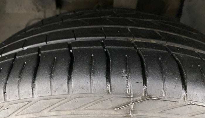2021 Tata NEXON XZ+ 1.2, Petrol, Manual, 16,386 km, Left Front Tyre Tread