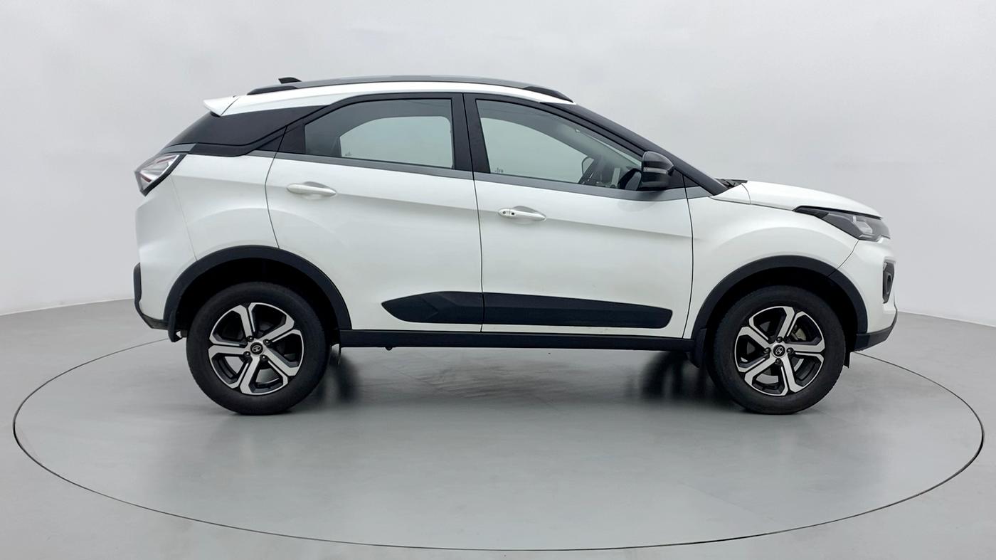 2021 Tata NEXON XZ+ 1.2, Petrol, Manual, 16,386 km, Right Side View
