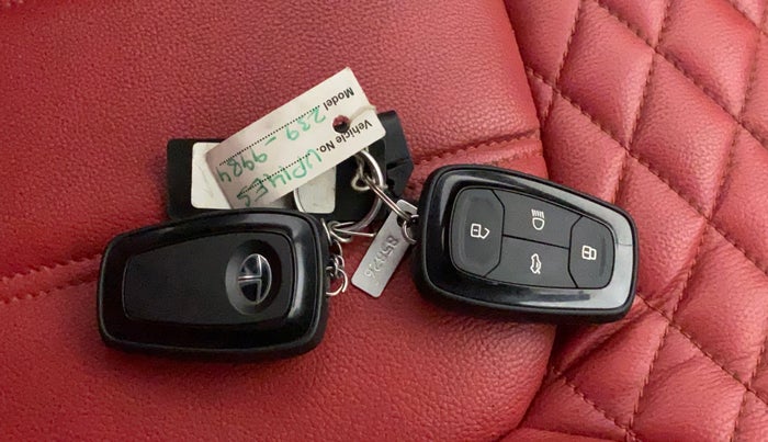 2021 Tata NEXON XZ PLUS (O) PETROL, Petrol, Manual, 66,322 km, Key Close Up