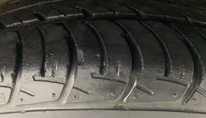 2016 Maruti Celerio ZXI AMT, Petrol, Automatic, 49,997 km, Right Front Tyre Tread