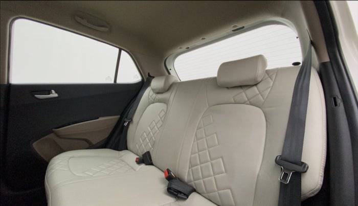 2016 Hyundai Grand i10 ASTA (O) AT 1.2 KAPPA VTVT, Petrol, Automatic, 62,603 km, Right Side Rear Door Cabin