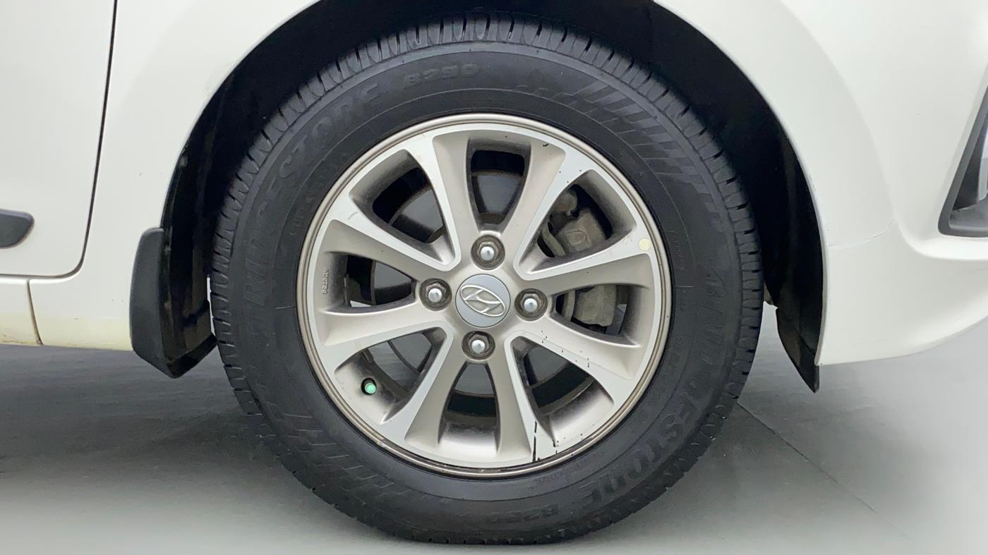 2016 Hyundai Grand i10 ASTA (O) AT 1.2 KAPPA VTVT, Petrol, Automatic, 62,603 km, Right Front Wheel