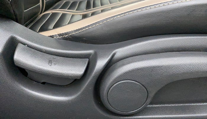 2019 Hyundai Elite i20 SPORTZ PLUS 1.2, Petrol, Manual, 41,770 km, Driver Side Adjustment Panel