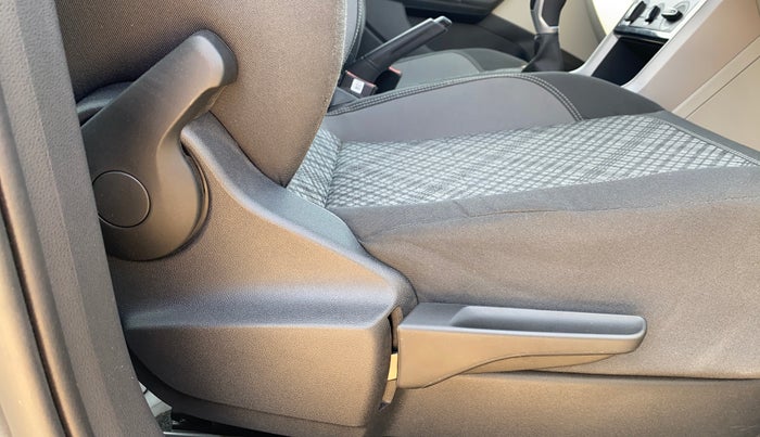 2024 Volkswagen TAIGUN HIGHLINE 1.0 TSI MT, Petrol, Manual, 4,698 km, Driver Side Adjustment Panel